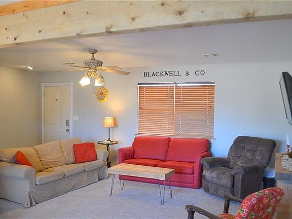 3rd image of 43394 Curtis Dr