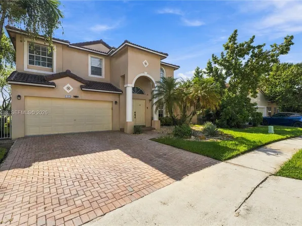 1423 SW 158th Ave, Pembroke Pines, FL 33027