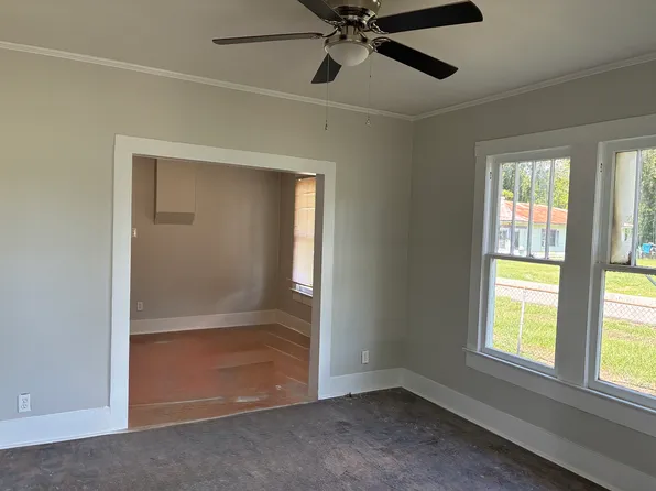 227 N Western Ave, Crowley, LA 70526