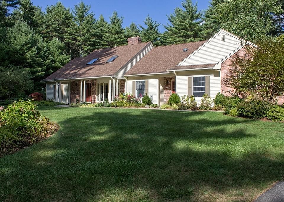 1st image of 15 Grace Dr