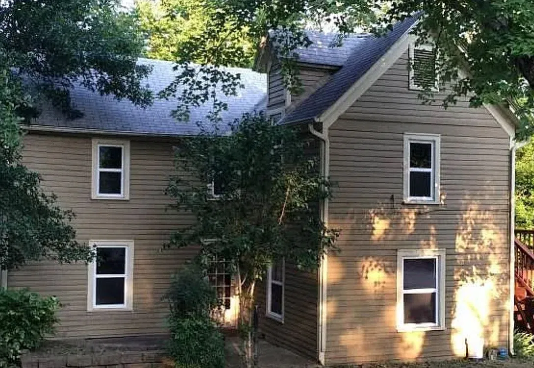 3 bed, 1.5 bath, 1445 sqft, $1,675 — Photo 2