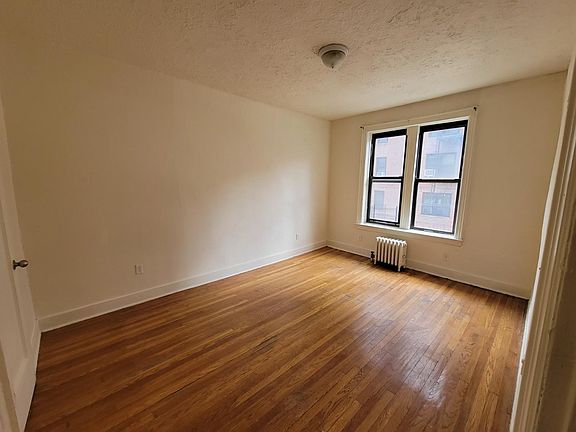 5th image of 14444 Sanford Ave #Dd5