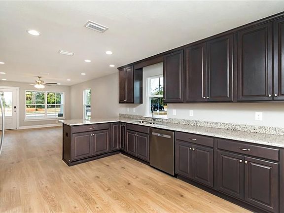 3rd image of 1837 Woodcock Pl