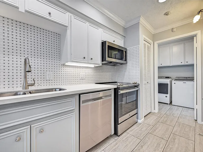 5218 Palmetto St — Photo 26