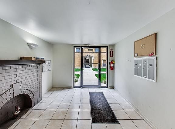 2nd image of 1635 W Farwell Ave APT 1S