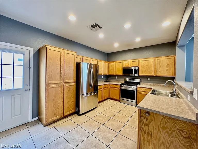 8123 Serene Isle Ct — Photo 4
