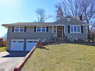12 Crest Ln, Fanwood, NJ