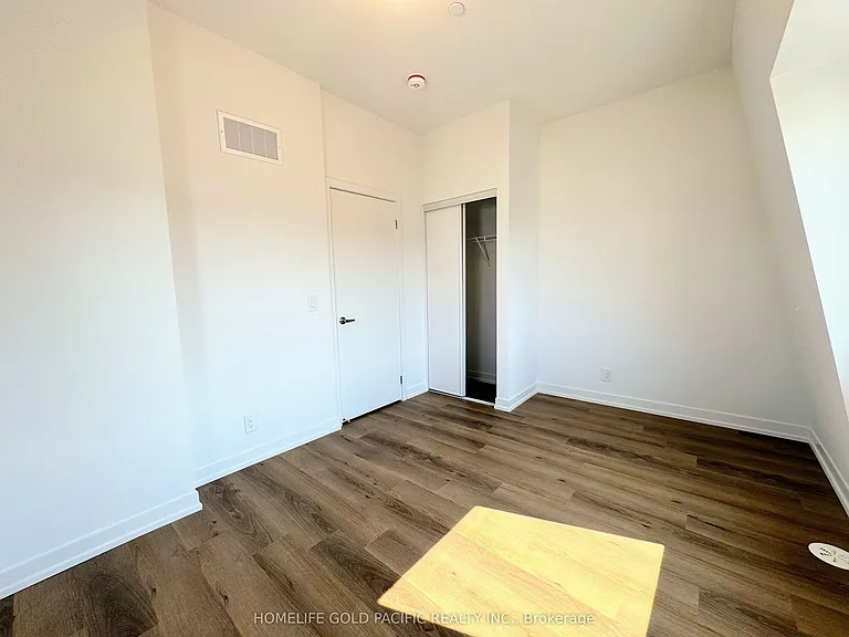 5 Spruce Pines Cres — Photo 23