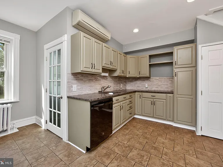 855 N Pleasant View Rd — Photo 11