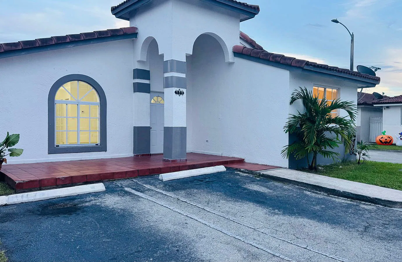 3 bed, 2.0 bath, 1170 sqft, $3,500 — Photo 1