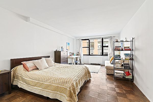1st image of 7 E 14th St APT 904
