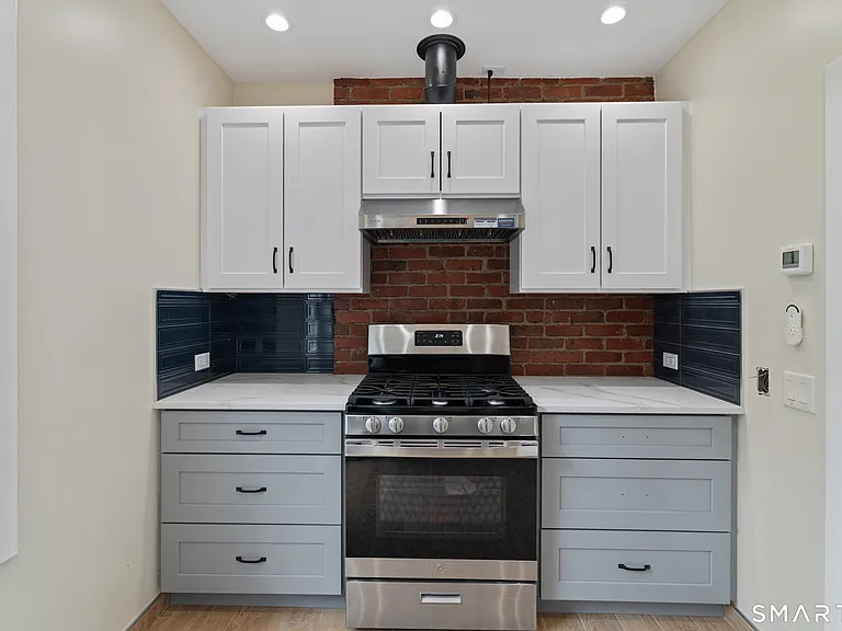 22-26 Carver St — Photo 4