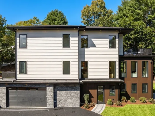 30 Dorr Rd, Newton, MA 02458