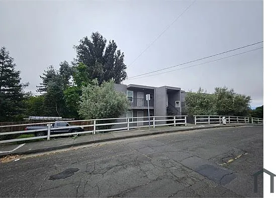 151 Farragut Ave — Photo 14