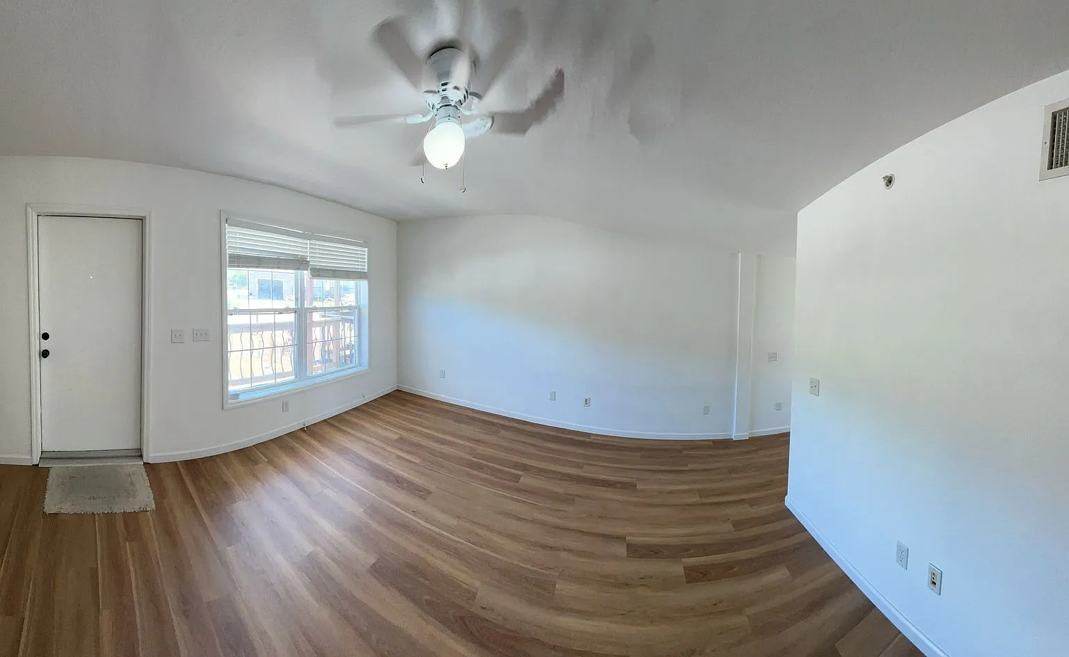 111 Yellowtail Loop — Photo 1