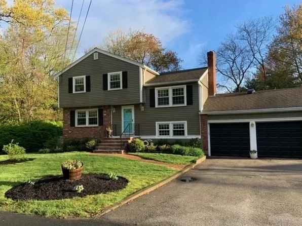 45 Brewster Rd, Hingham, MA 02043