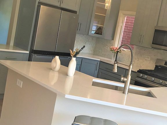 Completely upgraded kitchen with all new appliances