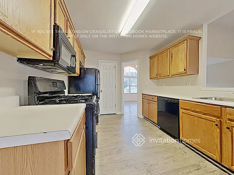523 Brooks Rd — Photo 8