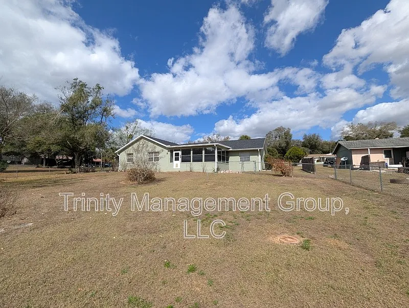 3 bed, 2.0 bath, 2258 sqft, $2,449 — Photo 3