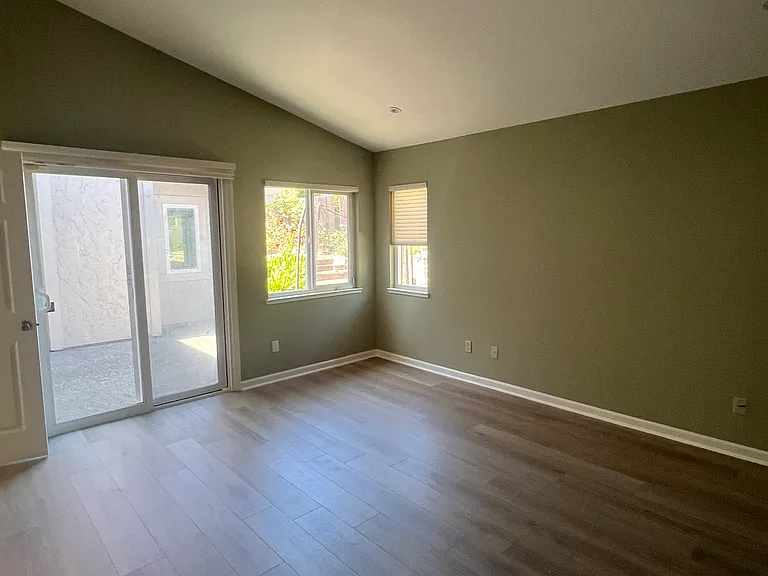 120 Holstrom Cir — Photo 10