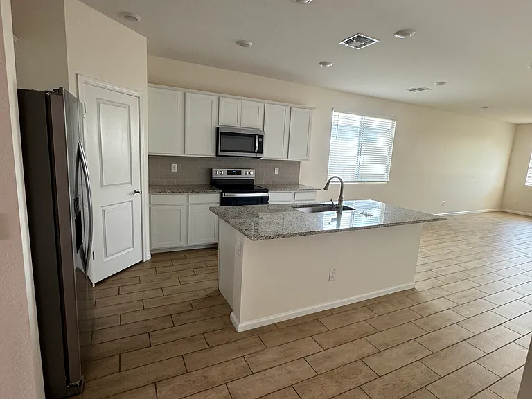 24562 W Hopi St — Photo 14