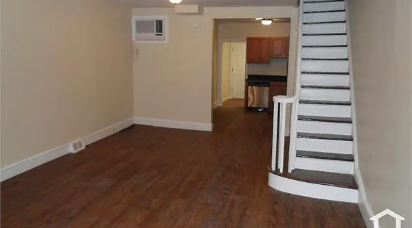 3 bed, 1120 sqft, $2,200 — Photo 4