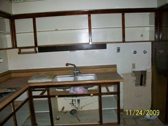 3rd image of 6823 W Highland Ave