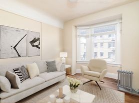 1030-1042 Polk