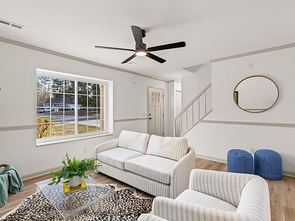 5th image of 109 Woodthrush Rd