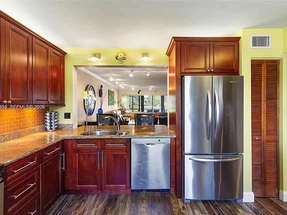 2nd image of 5519 Fairway Park Dr APT 203