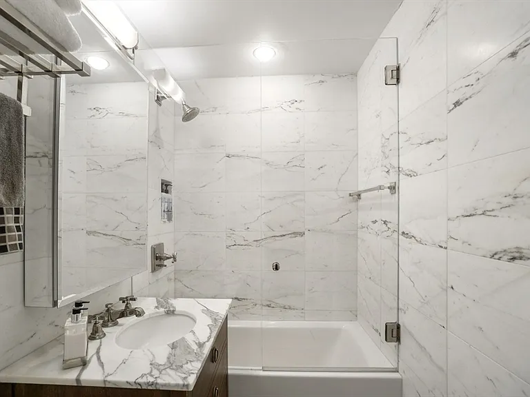 9 Willow St #22 — Photo 10