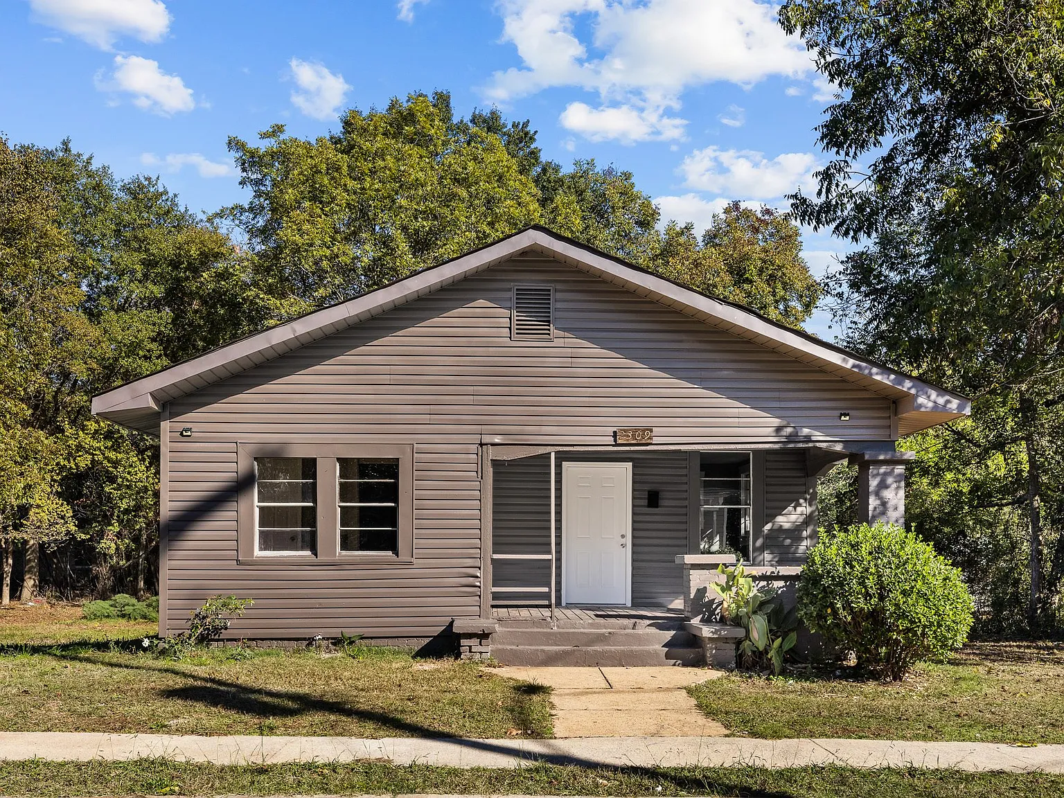2309 Eufaula Ave - 1 — Photo 4