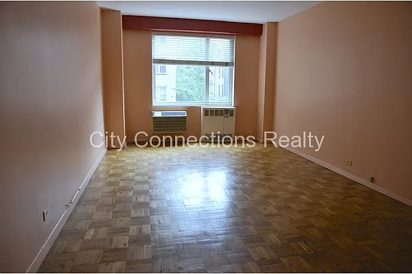 Rented by City Connections Realty | media 4