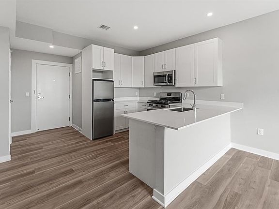 2nd image of 475 Communipaw Ave #503
