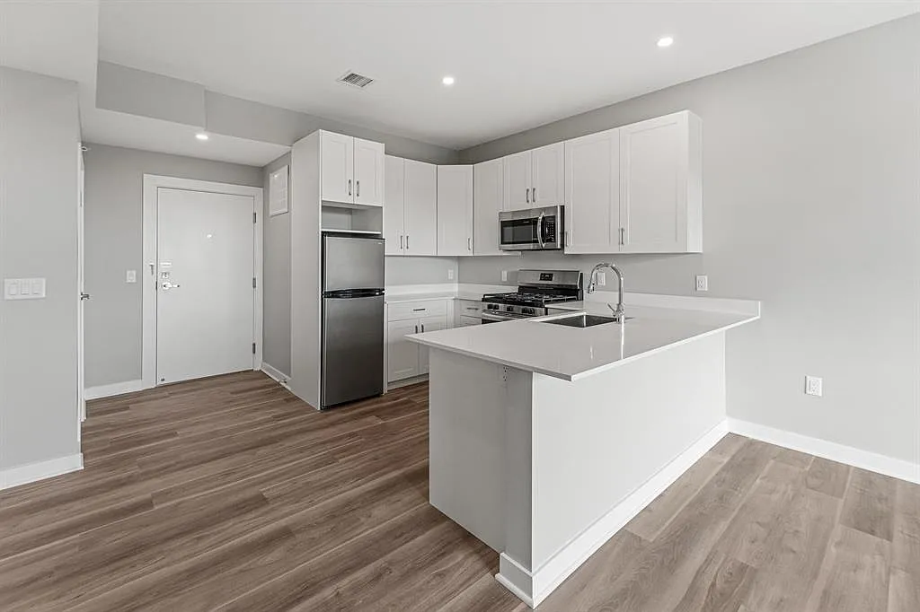 Building Photo - 475 Communipaw Ave #503