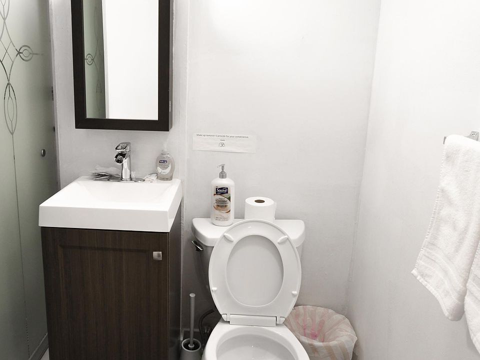 1st image of 1214 Waverly Walk #103