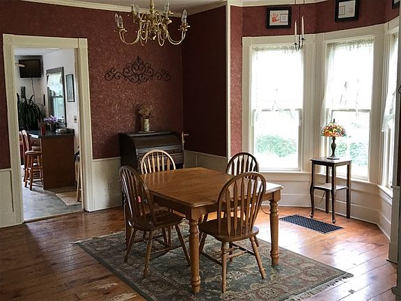 Dining room with bay window