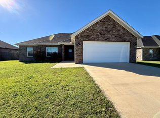 1049 Parker Ln, Pea Ridge, AR 72751