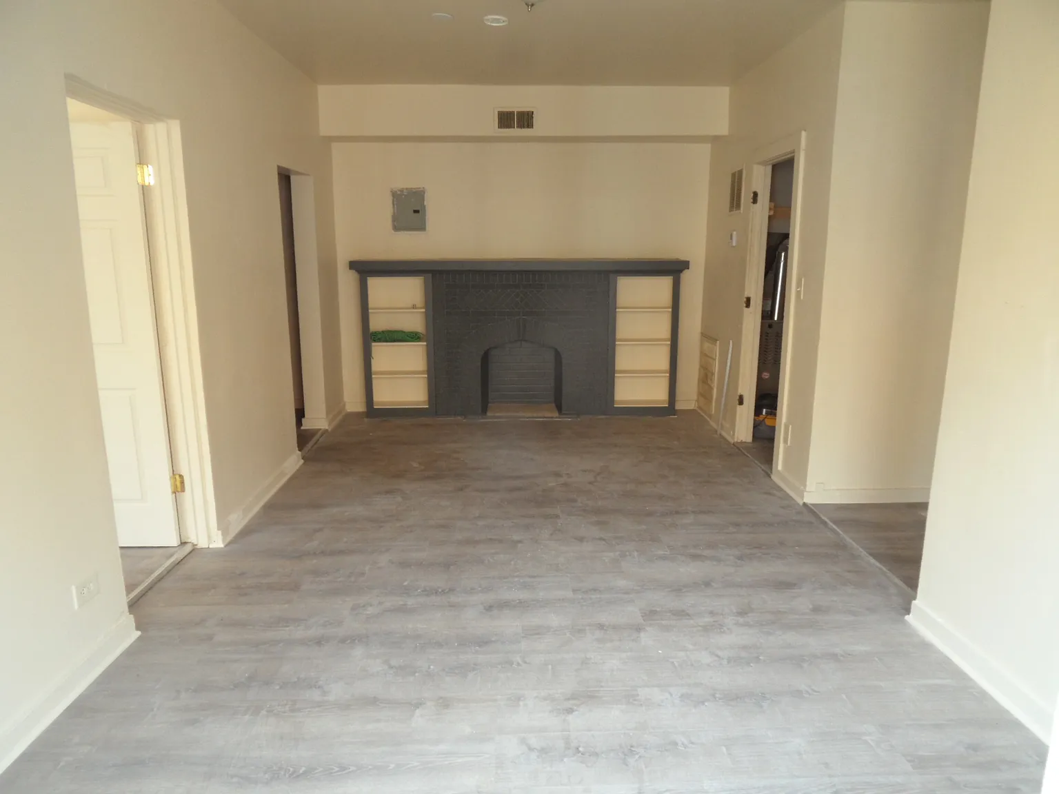 2 bed, 900 sqft, $1,500 — Photo 2