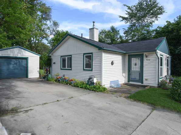 980 Henderson Ave, Waterford, MI 48328