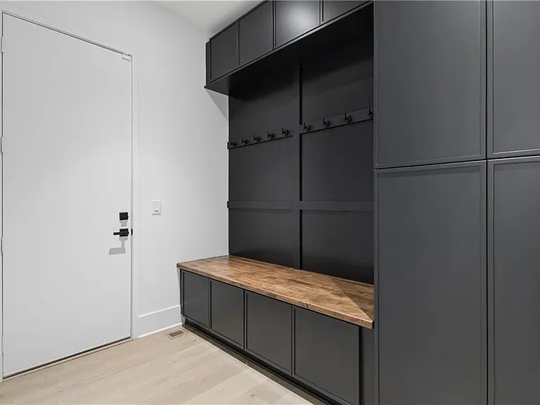 1000 Clementstone Northeast Dr — Photo 20