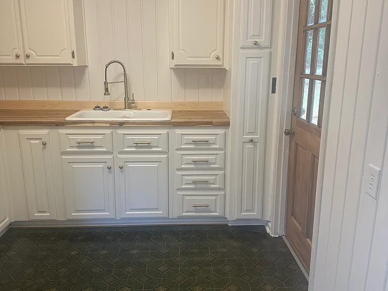 1301 S Park Ave — Photo 14