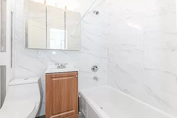 222 E 56th St #4C — Photo 4