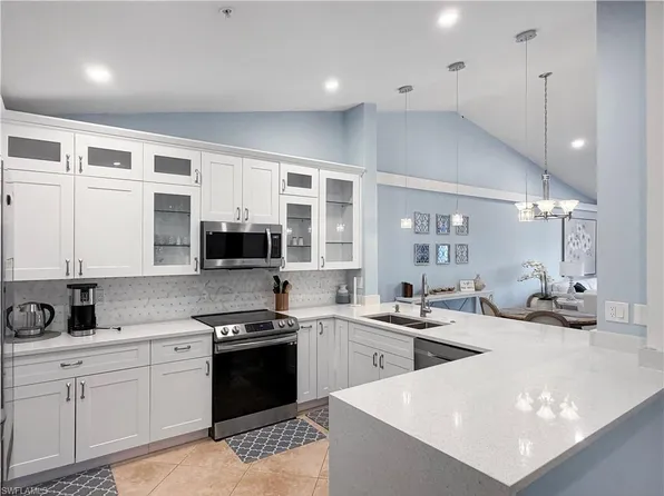 9660 Victoria Ln APT 307, Naples, FL 34109