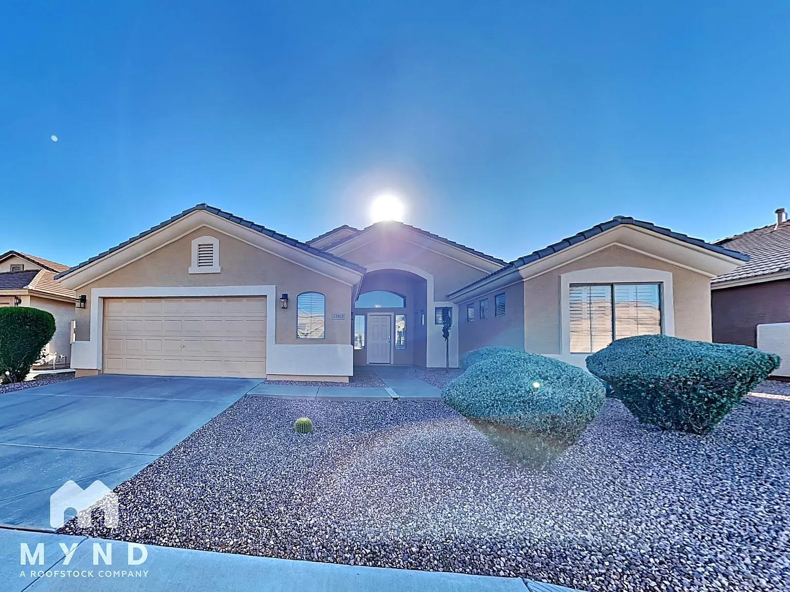 3 bed, 2.0 bath, 1972 sqft, $2,015 — Photo 1