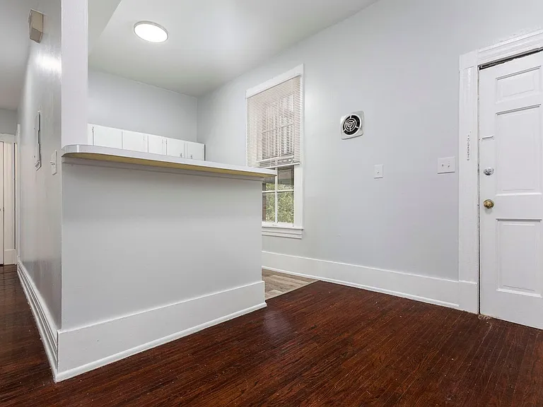 1406 S. 1st Street — Photo 6