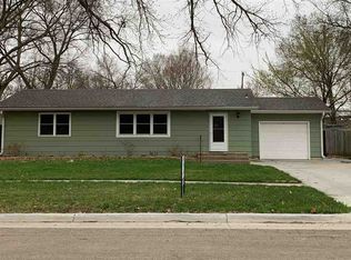 211 E Walnut St, Waterville, KS 66548