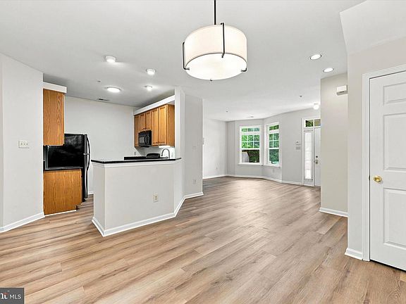 5th image of 505 Dresher Woods Dr