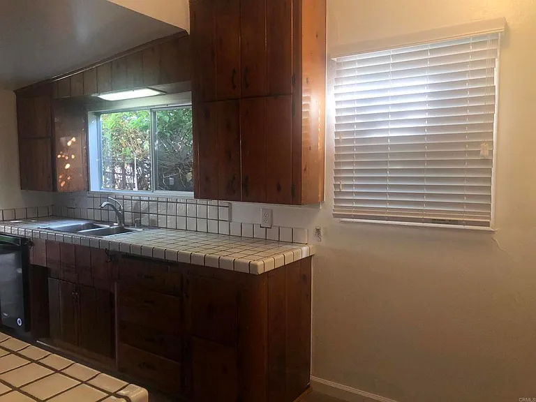 3535 Helix St — Photo 10