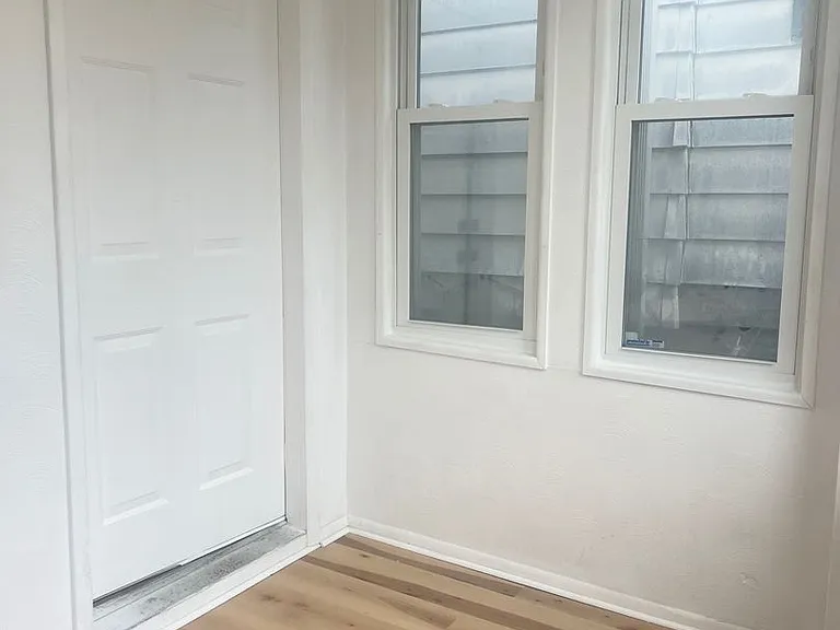 207 Wilbur St — Photo 3